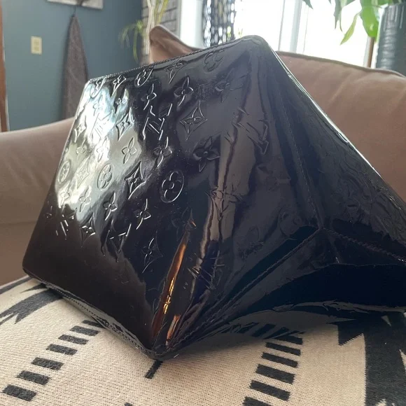 ⭐️ SOLD ⭐️ Louis Vuitton - Vernis Bellevue PM in Amarente - Picture 5 of 12